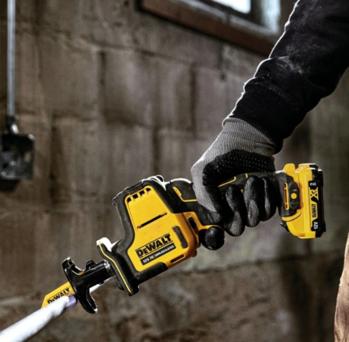 BRUSHLESS ΣΕΓΑΤΣΑ ΧΩΡΙΣ ΜΠΑΤΑΡΙΑ & ΦΟΡΤΙΣΤΗ ΣΕ TSTAK 12V XR – DeWalt DCS312NT-XJ